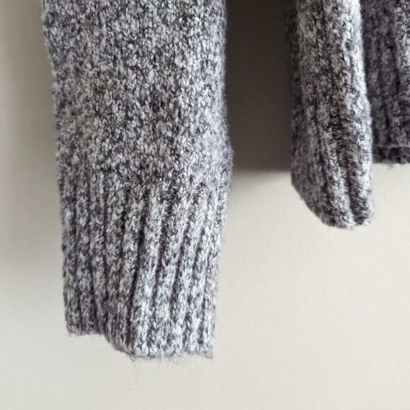 Old Navy Mock-Neck 1/4-Zip Sweater - Picture 4 of 4